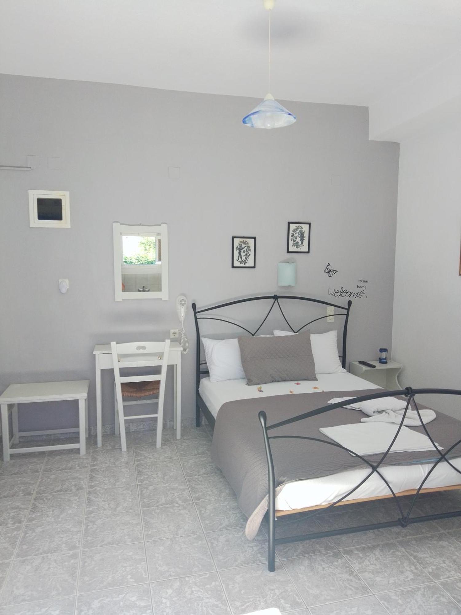 Alexandra Studios ستافيلوس المظهر الخارجي الصورة