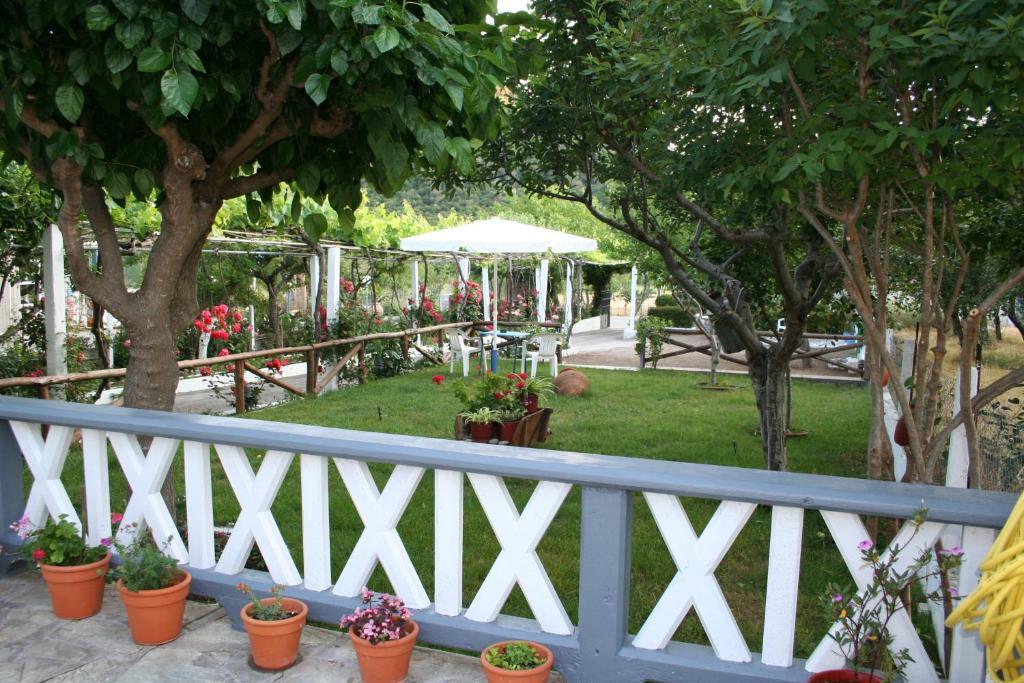 Alexandra Studios ستافيلوس المظهر الخارجي الصورة